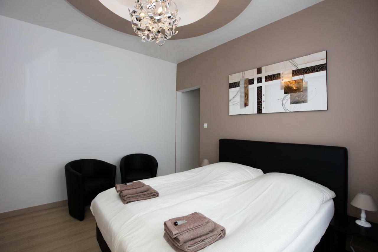 Elysian Bed & Breakfast Ieper Bagian luar foto