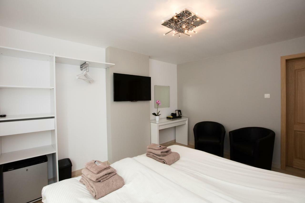 Elysian Bed & Breakfast Ieper Bagian luar foto